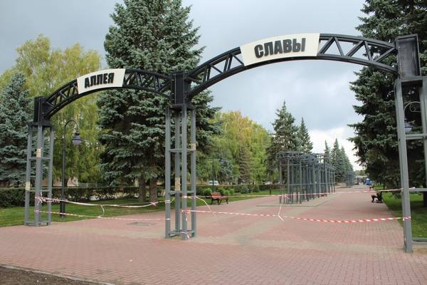 "Аллею славы" в Тольятти сравнивают с кладбищем и концлагерем