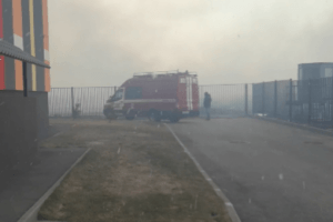 Московский проспект заволокло дымом из-за сильного пожара в поле