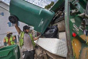 Порядок начисления платы за вывоз мусора предложили пересмотреть