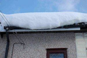 Горадминистрация Тольятти предупредила о возможности схода льда и снега с крыш